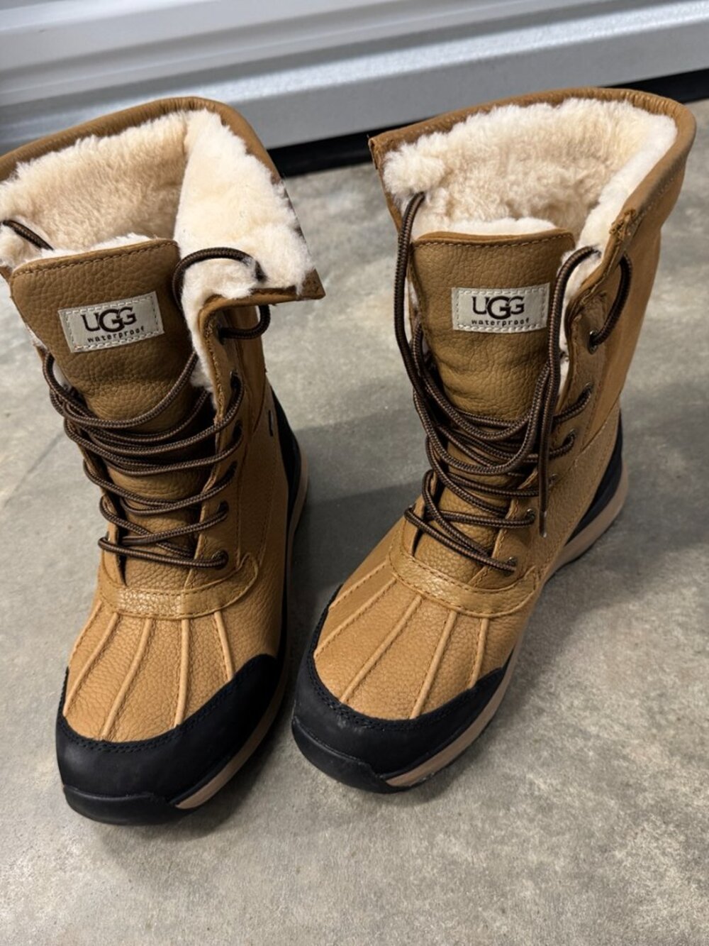 UGG Adirondack III waterproof winter boots in women’s size 9. - Picture 1 of 4
